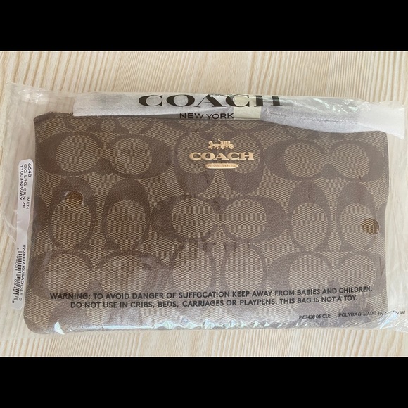 Coach Lge Corner Zip Wristlet In Signature Canvas - Picture 3 of 4
